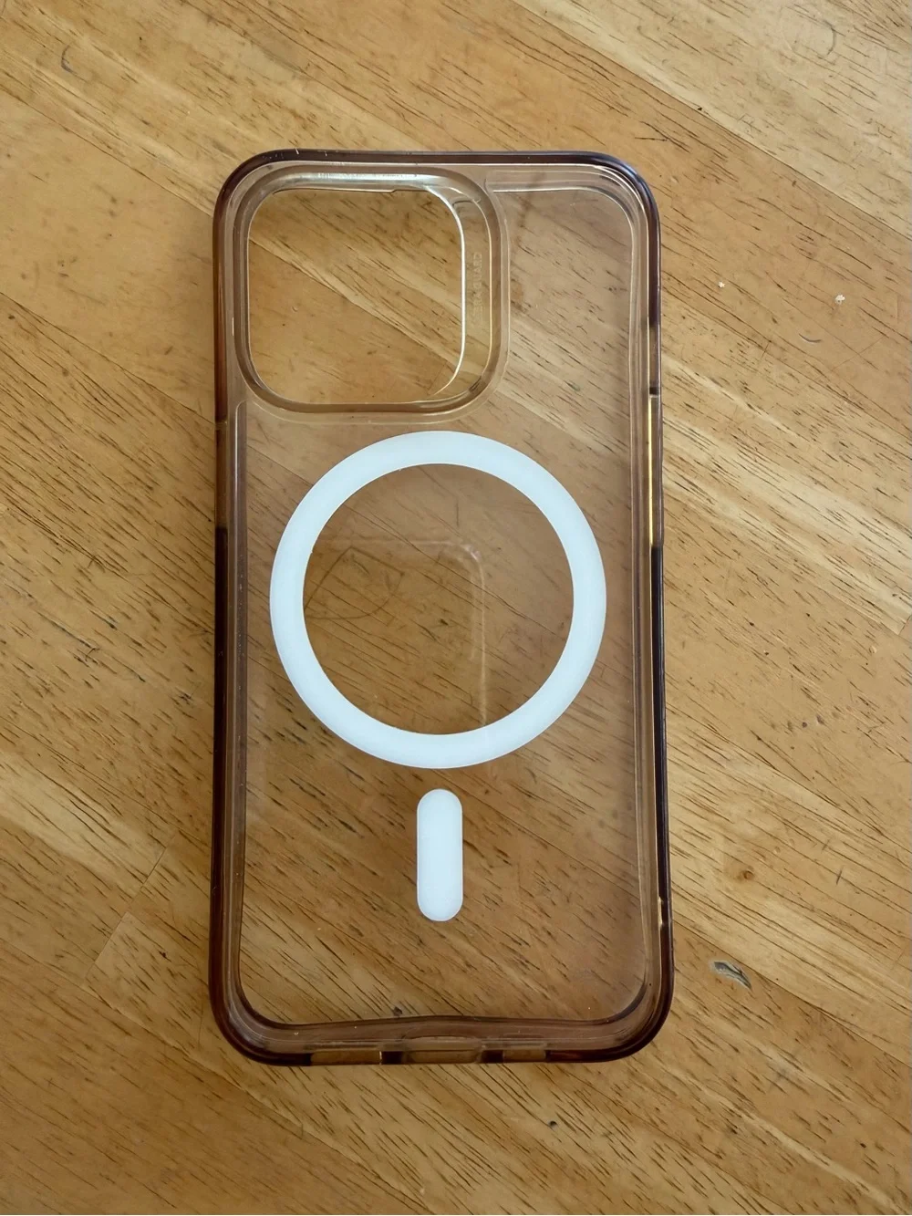 ESR Classic Hybrid MagSafe Clear Case - iPhone 13 Pro magnetic car mount plate
